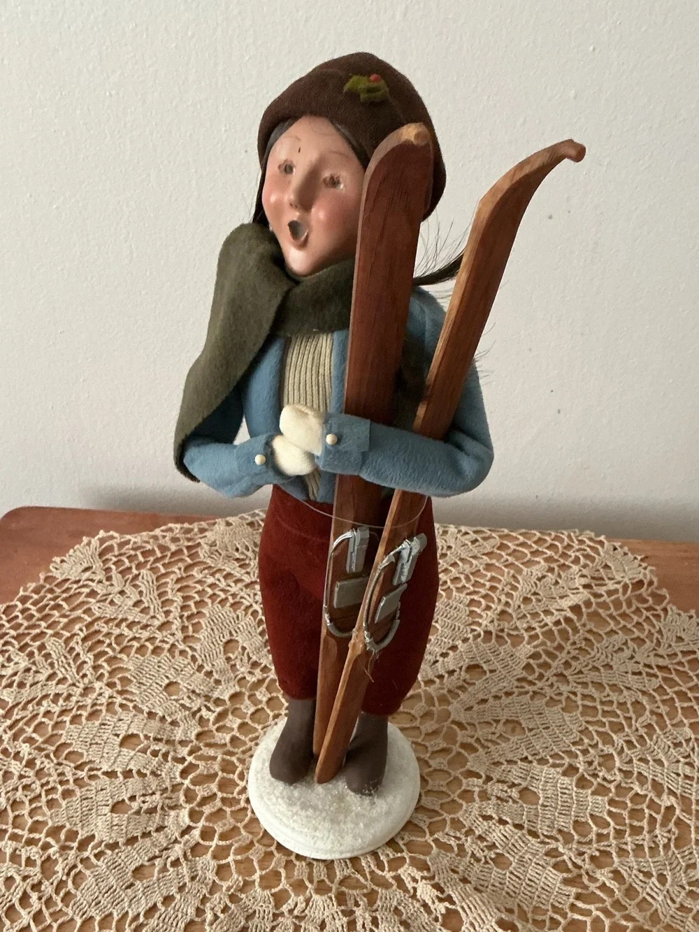 RARE Vintage #76/100 Byers Choice Couple w/Skies